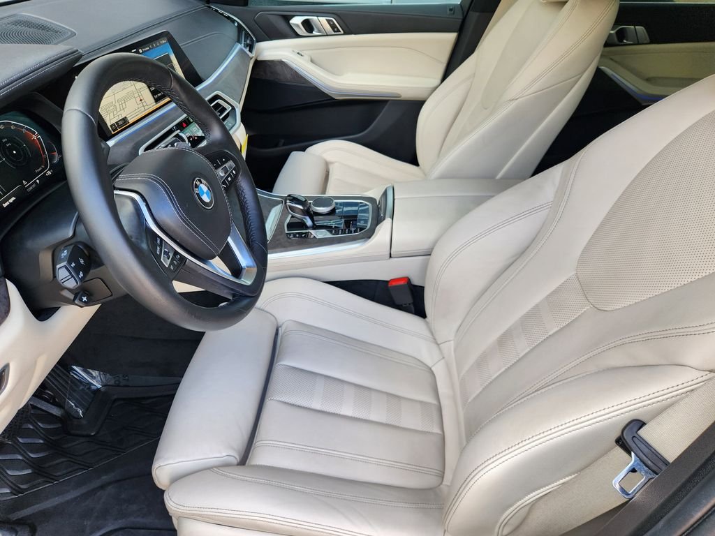 Used 2021 Blue Metallic BMW sDrive40i image 13