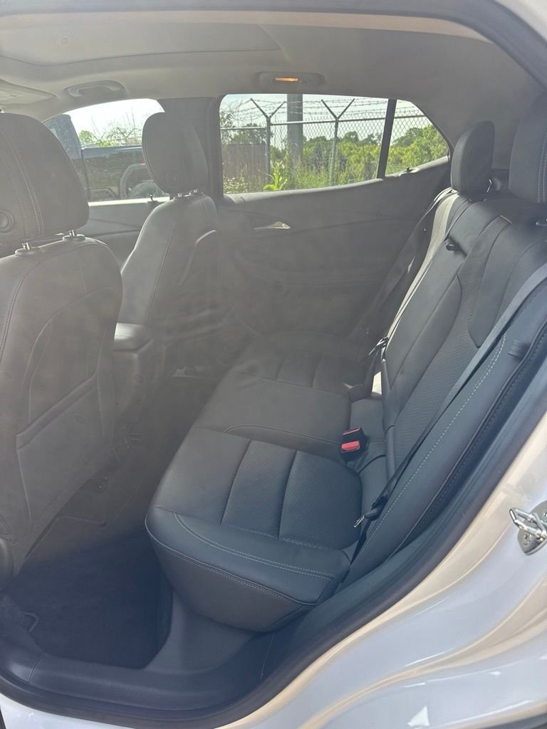 Used 2023 White Frost Buick Essence image 9