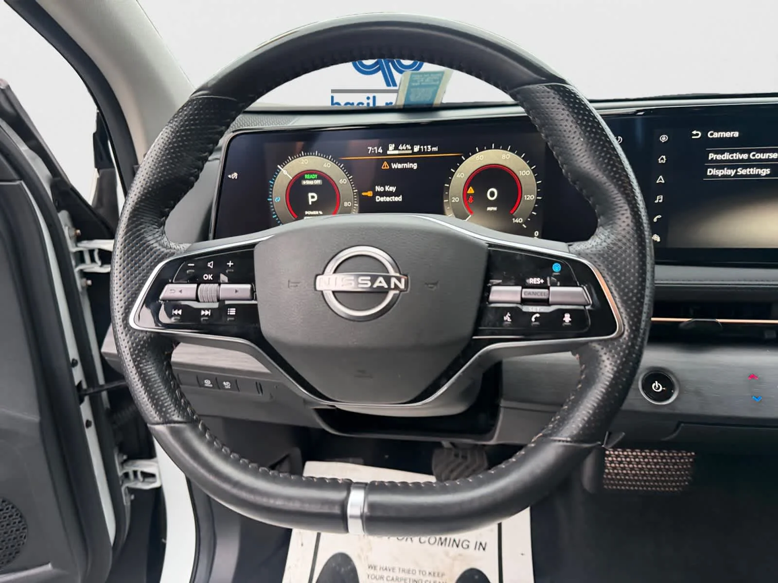 Used 2023 Everest White Pearl Tricoat/Black Diamond Pearl Nissan VENTURE+ image 17