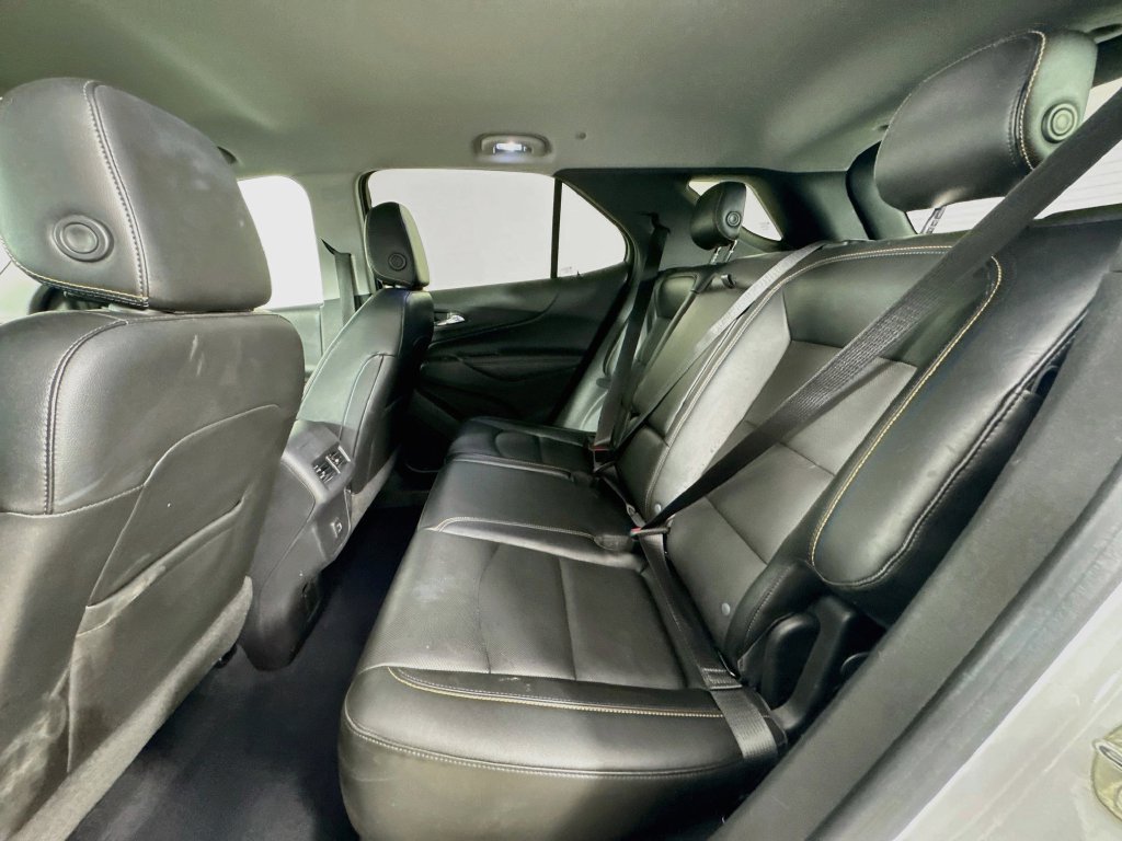 Used 2020 Iridescent Pearl Tricoat Chevrolet Premier image 27