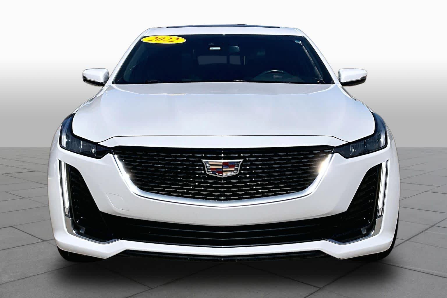 Used 2022 Crystal White Tricoat Cadillac Luxury image 4
