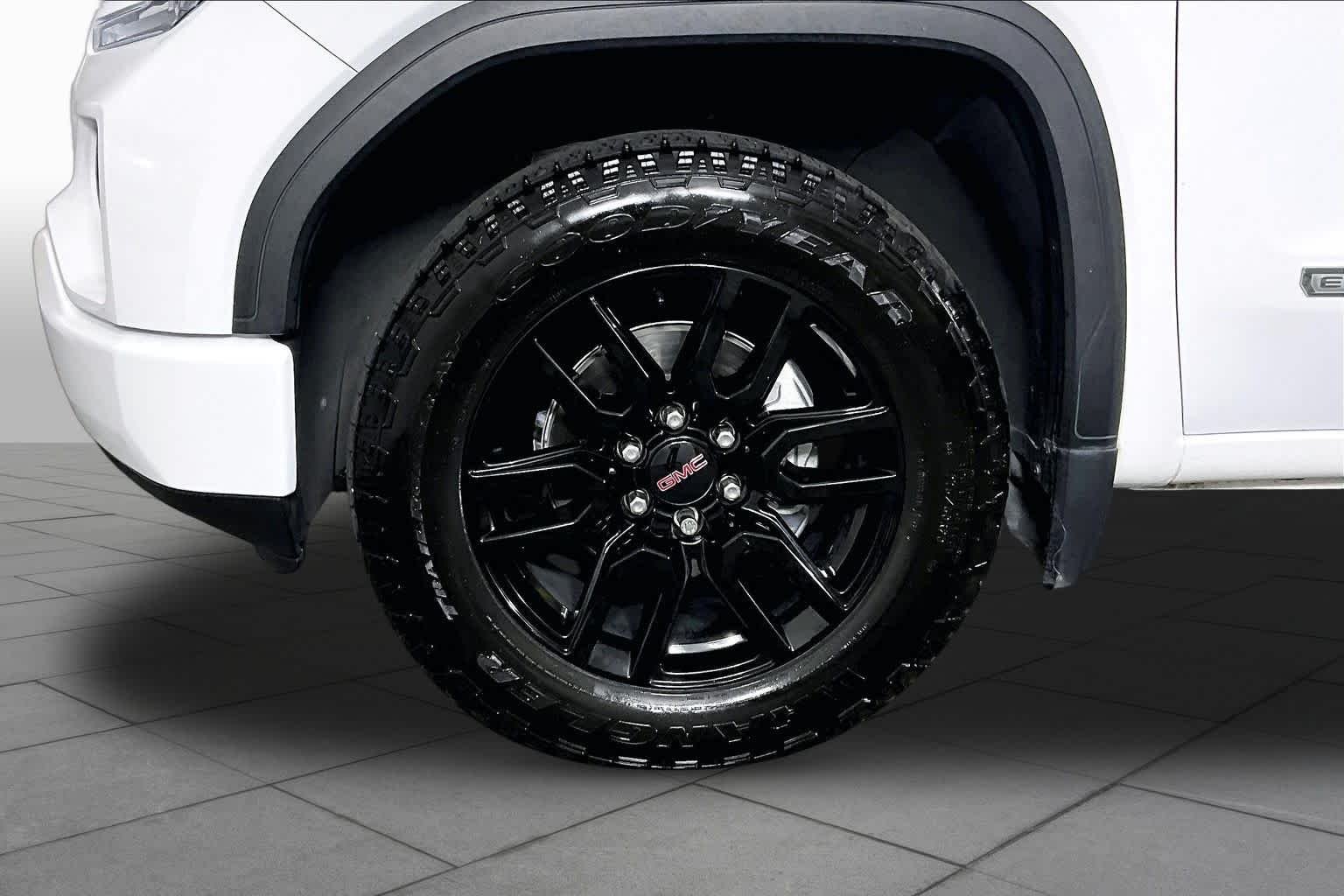 Certified Used 2021 SUMMIT WHITE GMC Elevation image 11