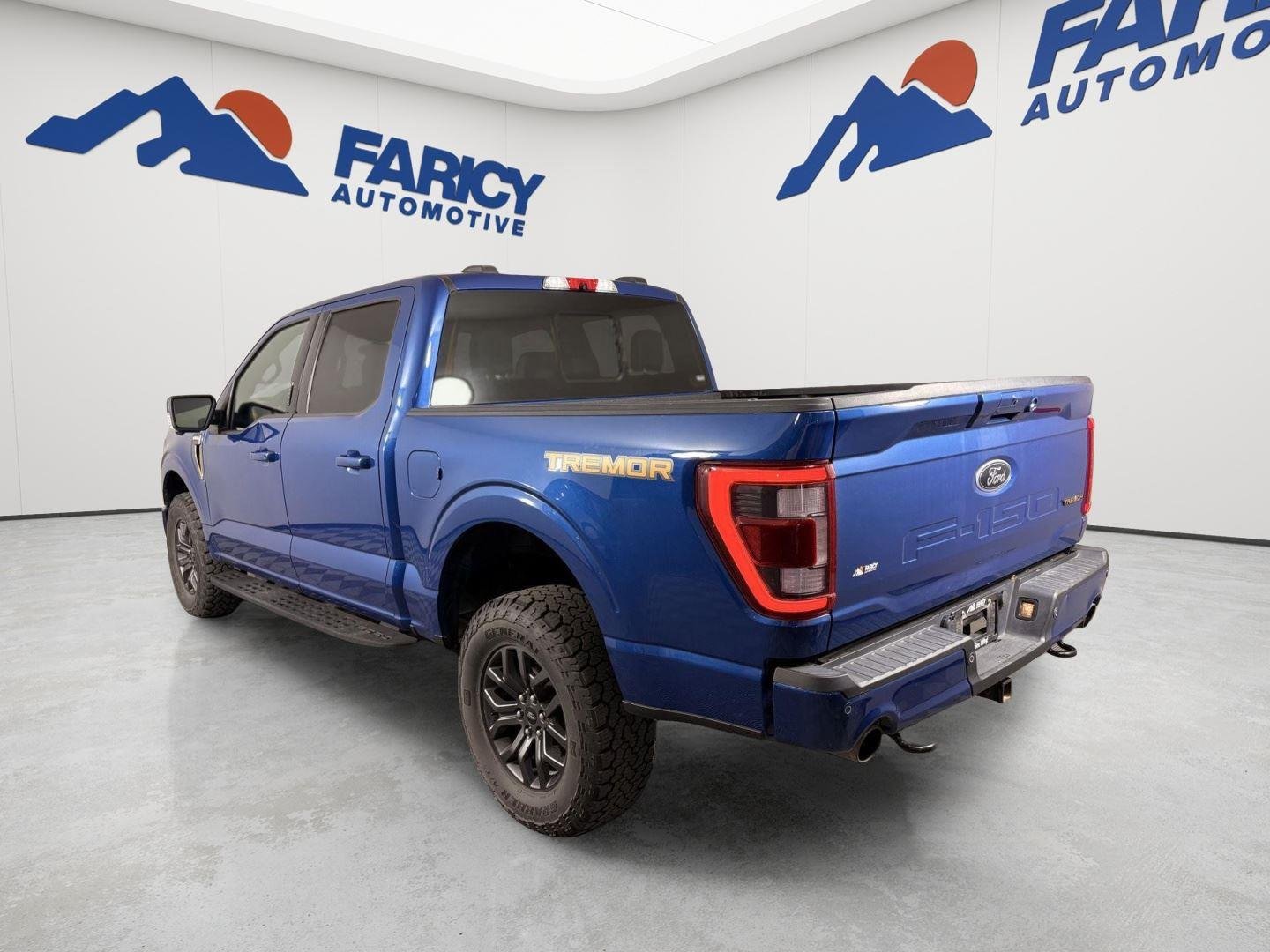 Used 2022 Atlas Blue Ford Tremor image 3
