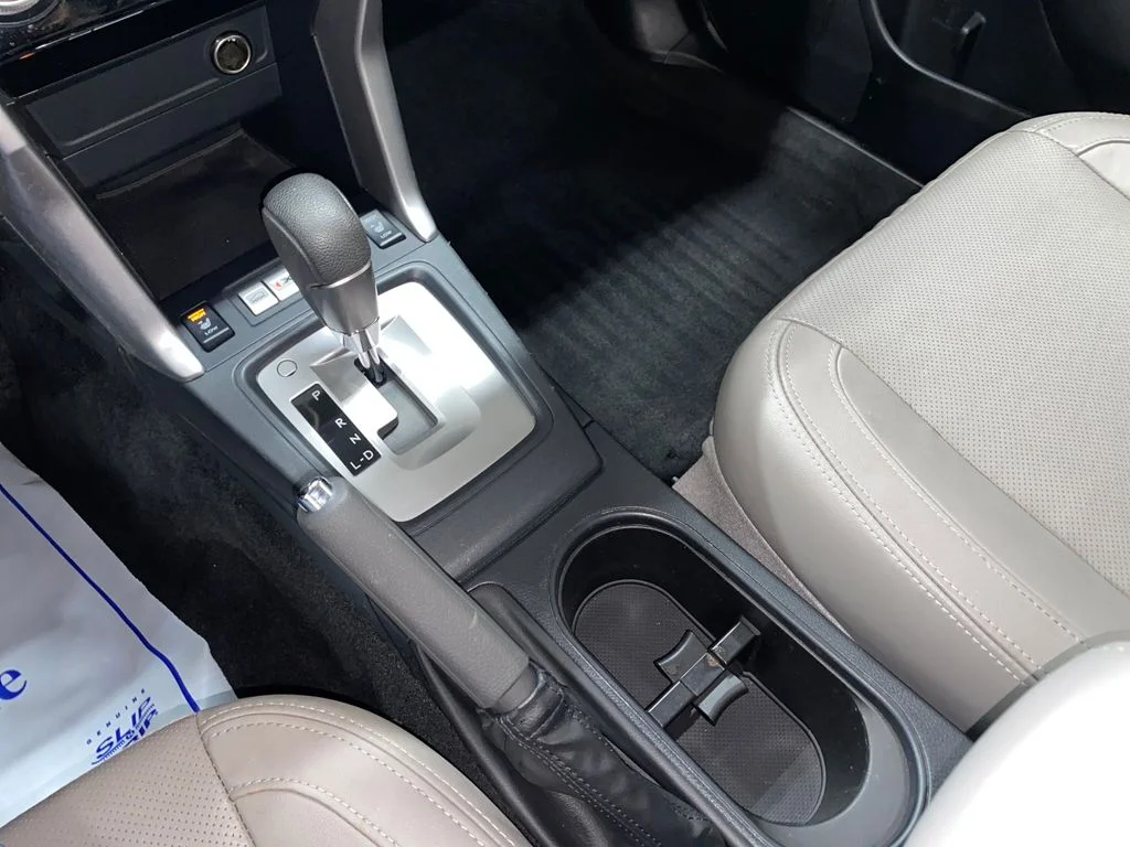 Used 2018 Silver Subaru 2.5i Limited image 20