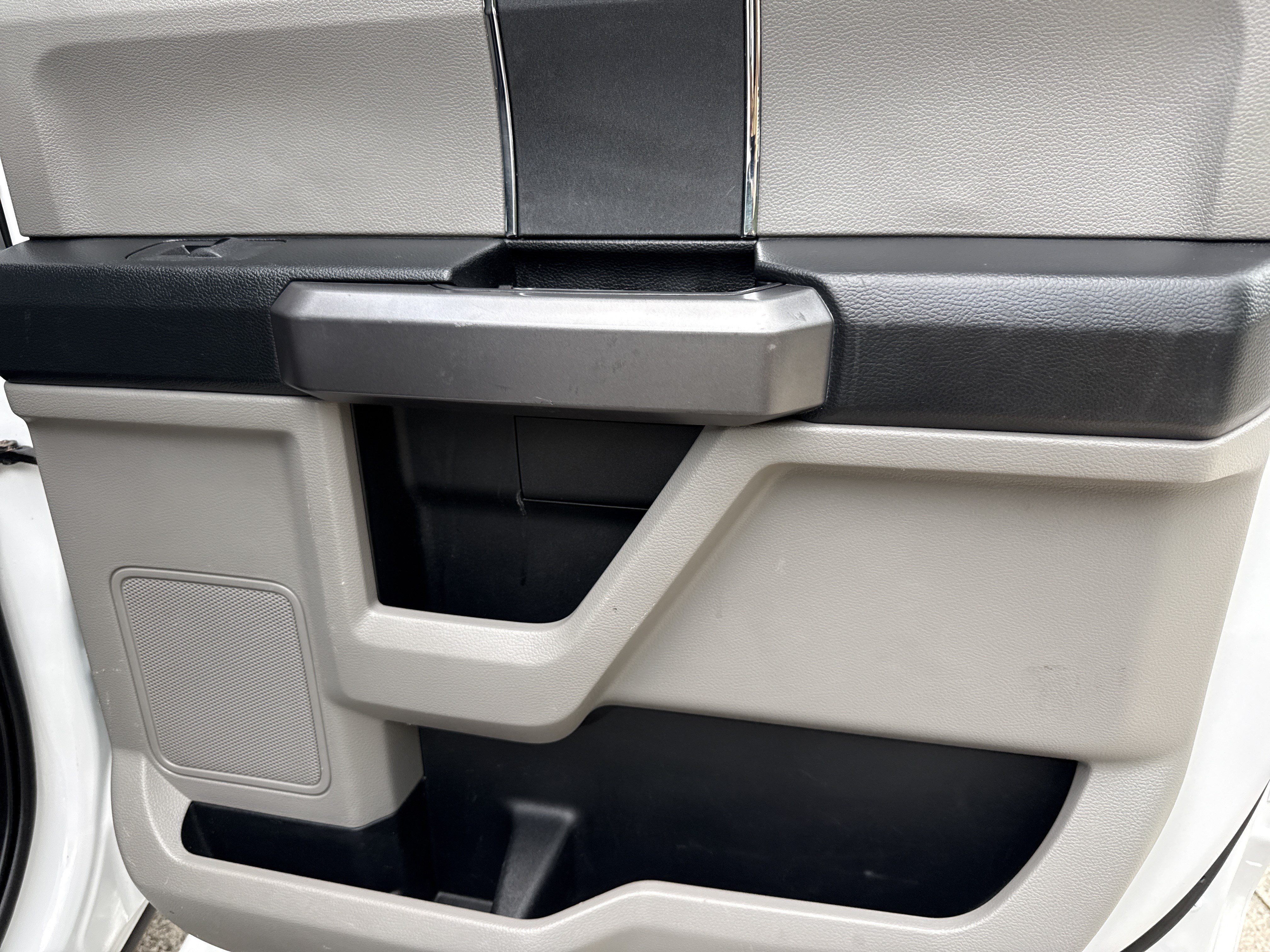 Used 2019 Oxford White Ford XLT image 17