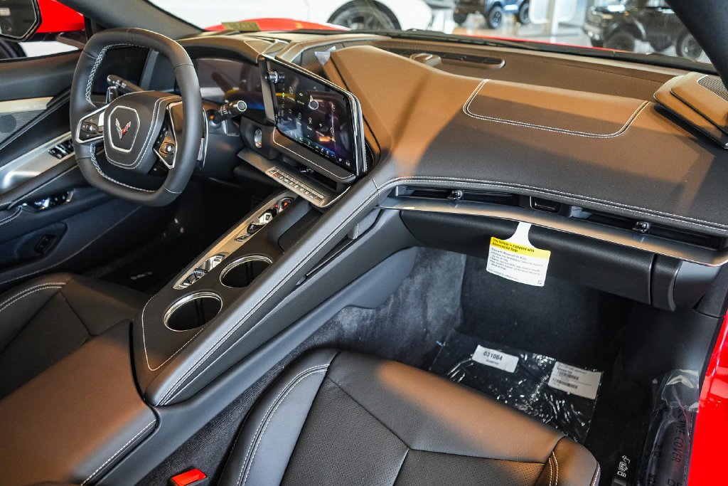 2027 Chevrolet Corvette 2LT - Photo 16