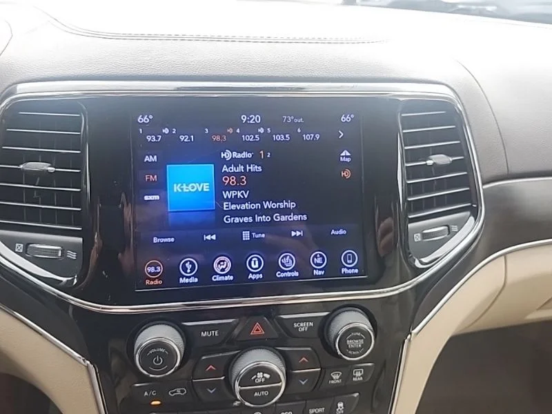 Used 2019 White Jeep Overland image 13