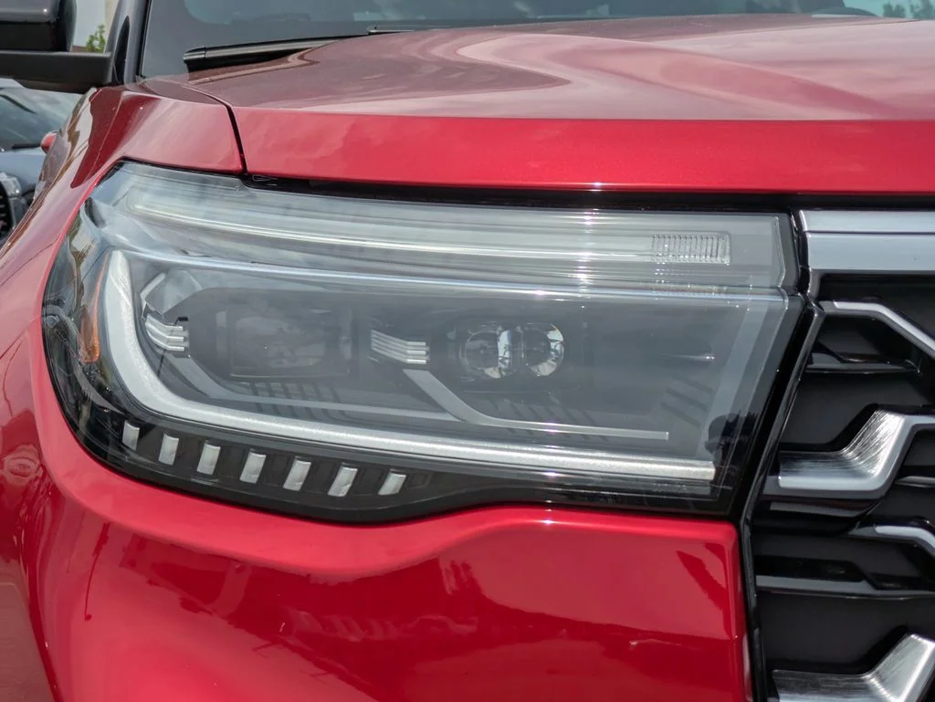 New 2026 Rapid Red Metallic Tinted Clearcoat Ford Platinum image 10