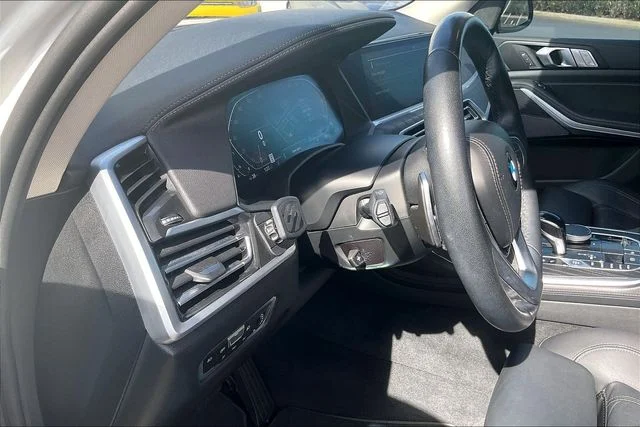 2022 BMW X7 40i - Photo 17