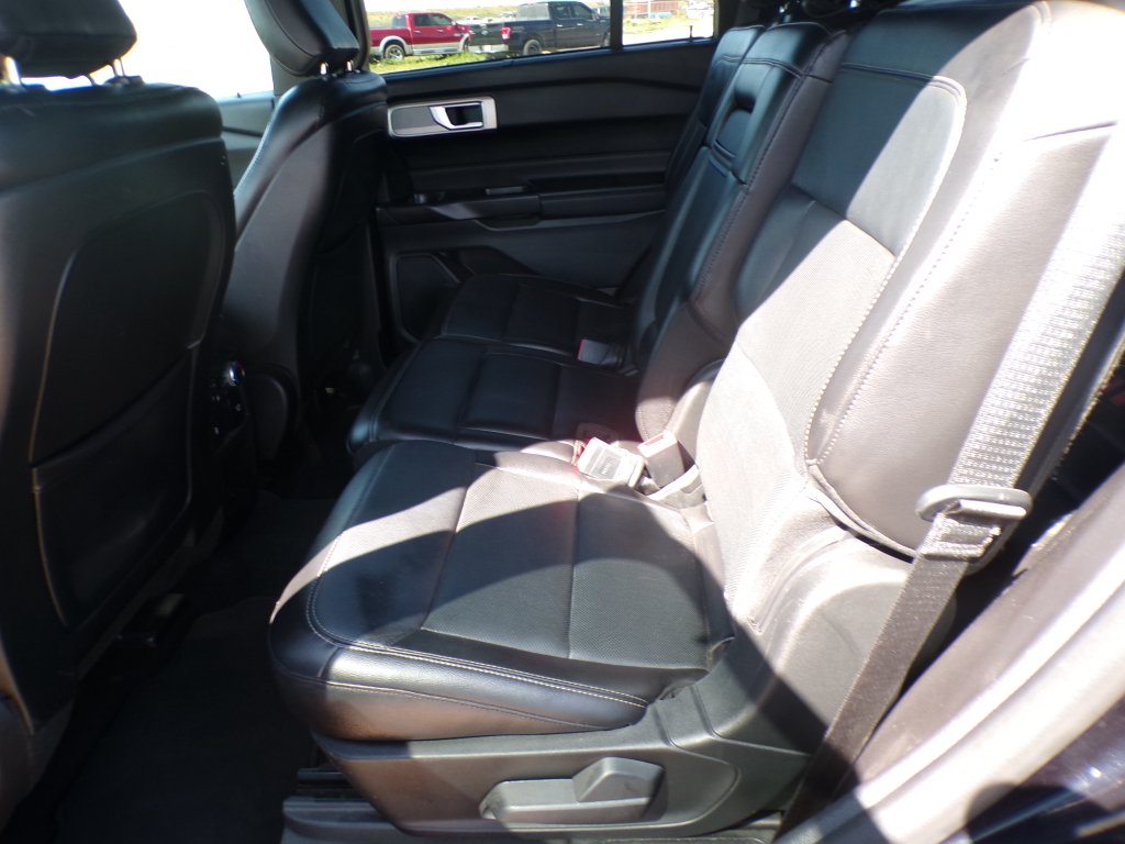 Used 2020 Agate Black Metallic Ford Limited image 15