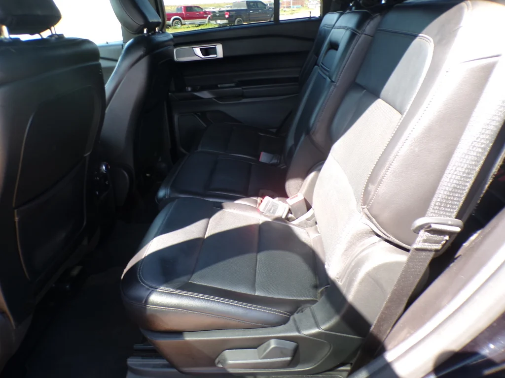 Used 2020 Agate Black Metallic Ford Limited image 15