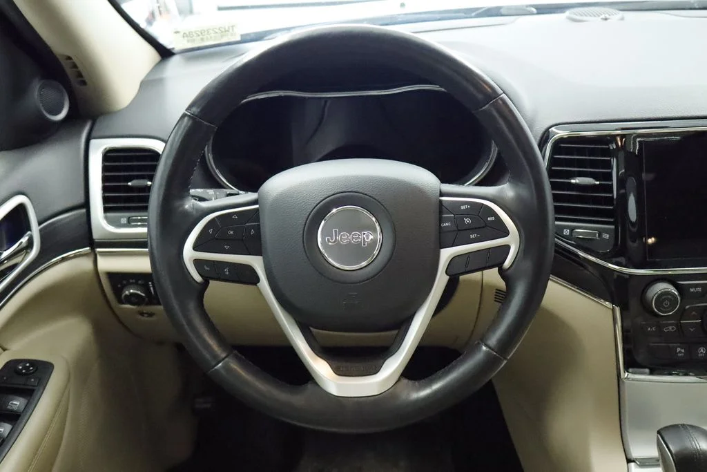 Certified Used 2020 Silver Jeep Limited image 23
