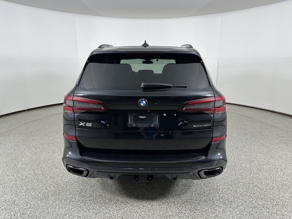 Used 2021 Black BMW xDrive40i image 7