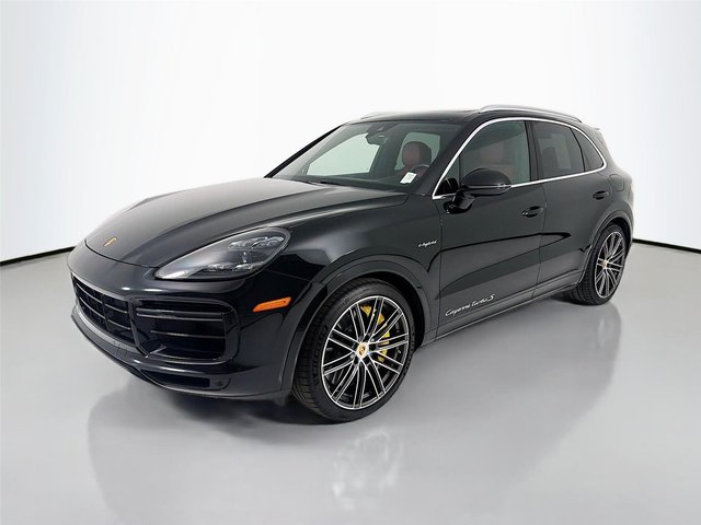 2023 Porsche Cayenne Turbo S E-Hybrid