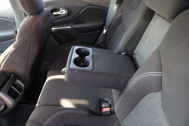 Used 2021 Slate Blue Pearlcoat Jeep Latitude image 19