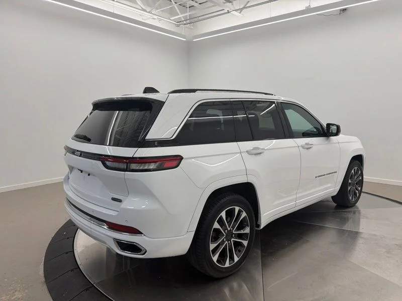 Used 2023 White Jeep Overland image 3