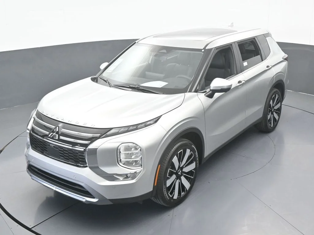 New 2026 Silver Metallic Mitsubishi SE 1.5T 2WD image 49