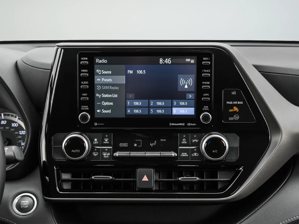 Used 2020 White Toyota XLE image 19
