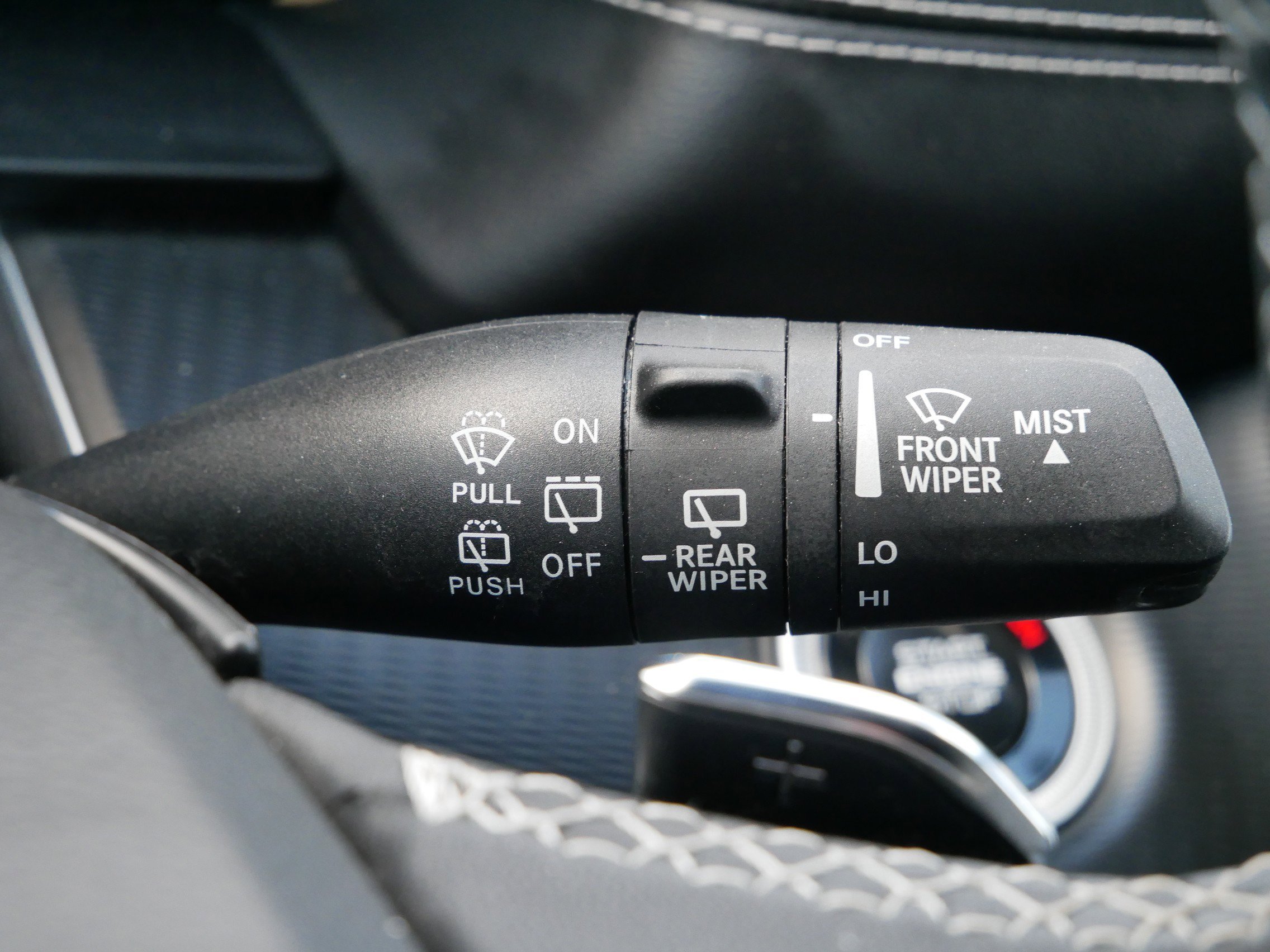 Used 2024 Diamond Black Crystal Pearlcoat Jeep Altitude image 27