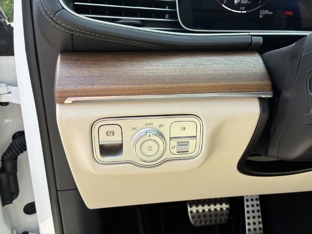 Certified Used 2026 Polar White Mercedes-Benz GLS 450 image 6
