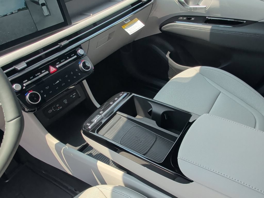 New 2026 Shimmering Silver Hyundai Limited image 33