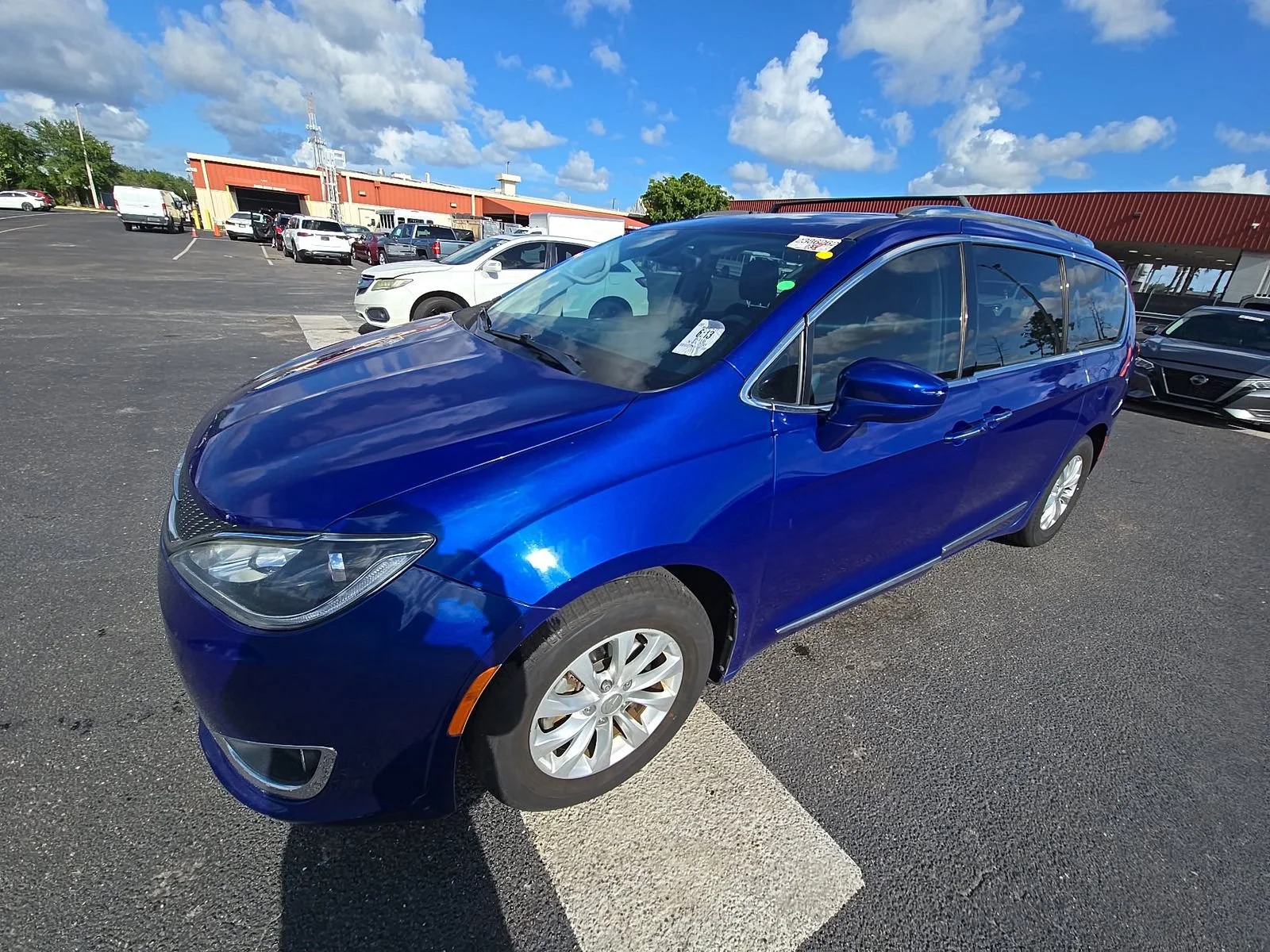2018 Chrysler Pacifica Touring L's photo