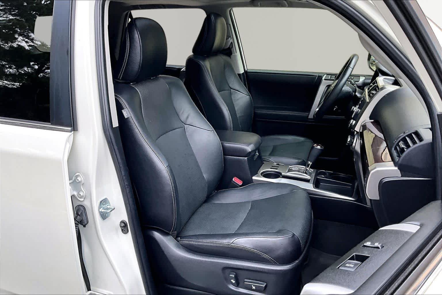 Used 2021 Blizzard Pearl Toyota Limited image 9