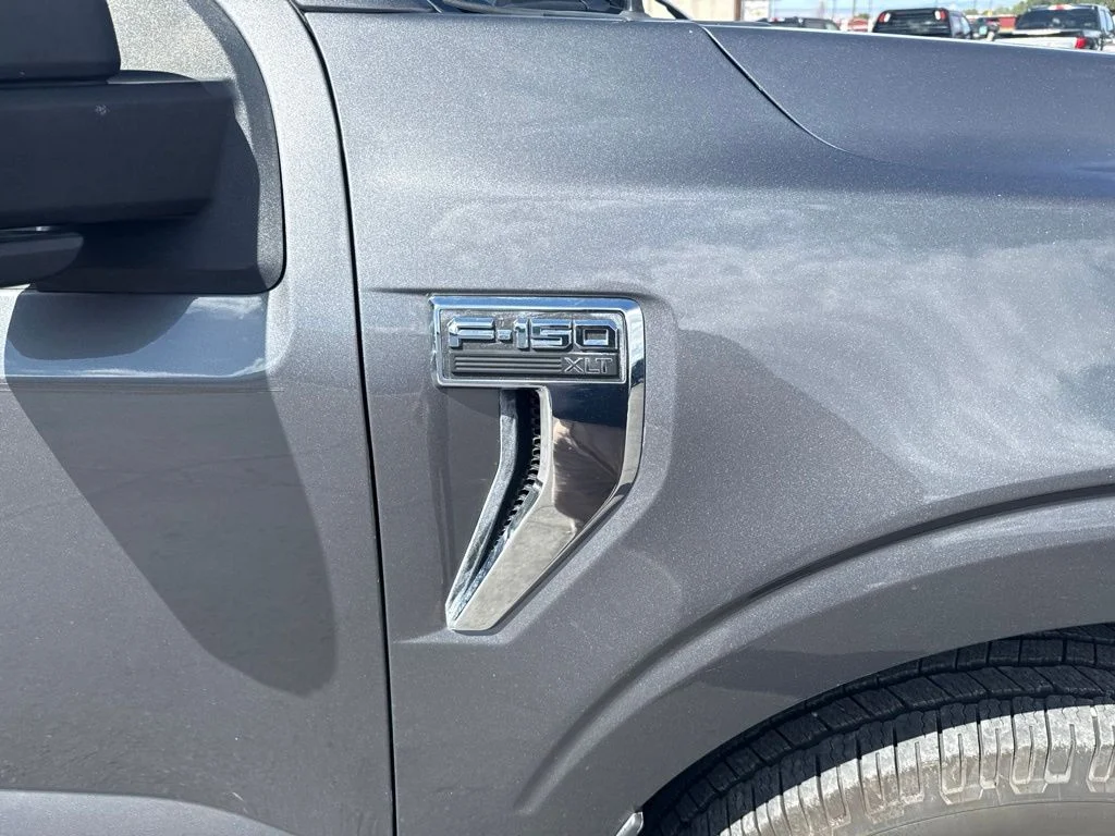 Used 2021 Gray Ford XLT image 3