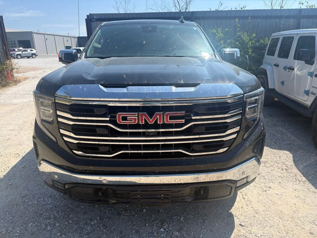 Used 2025 Black GMC SLT image 3