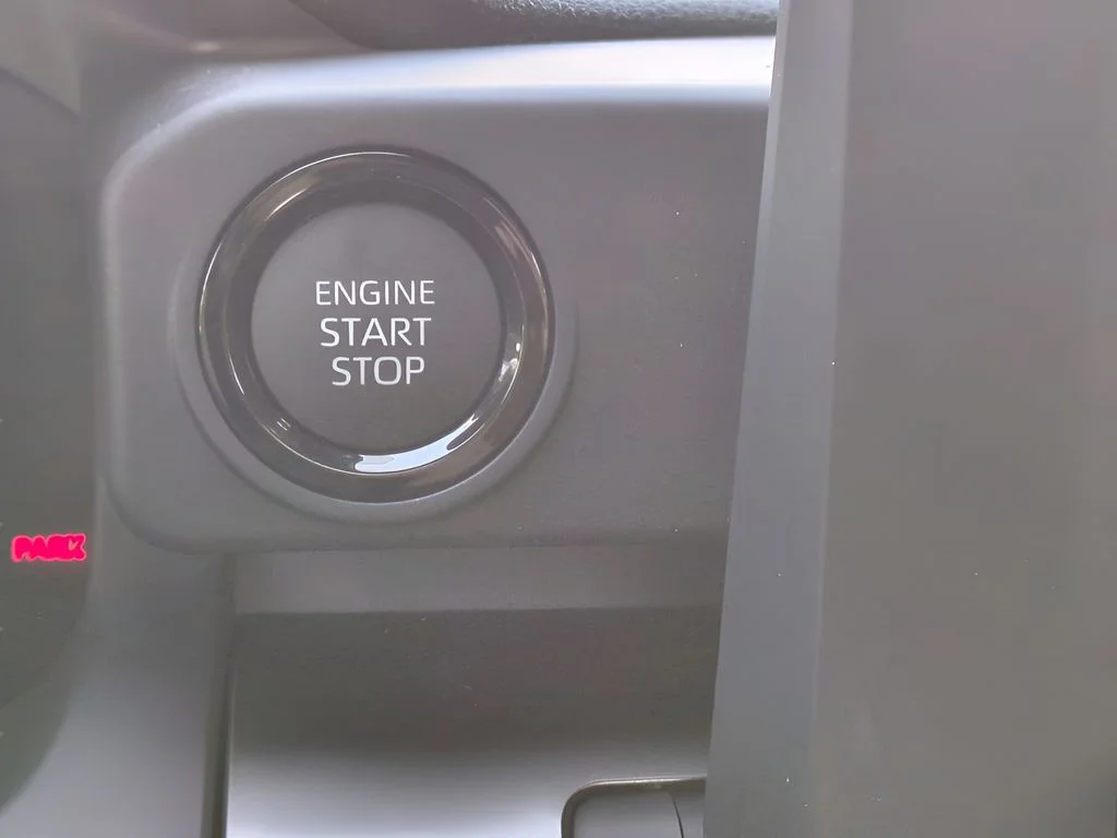 2025 Toyota Tacoma SR5 - Photo 27