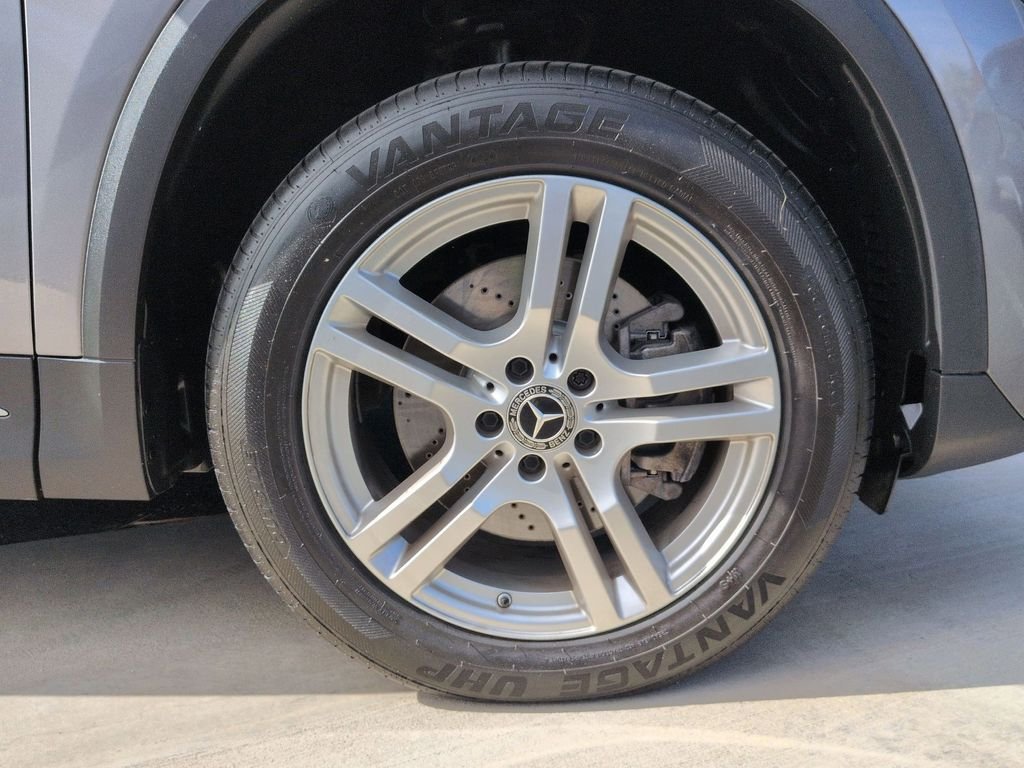 Used 2022 Gray Mercedes-Benz GLA 250 image 23