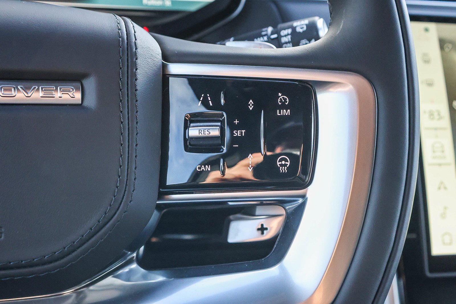 2026 Land Rover Range Rover SE - Photo 36