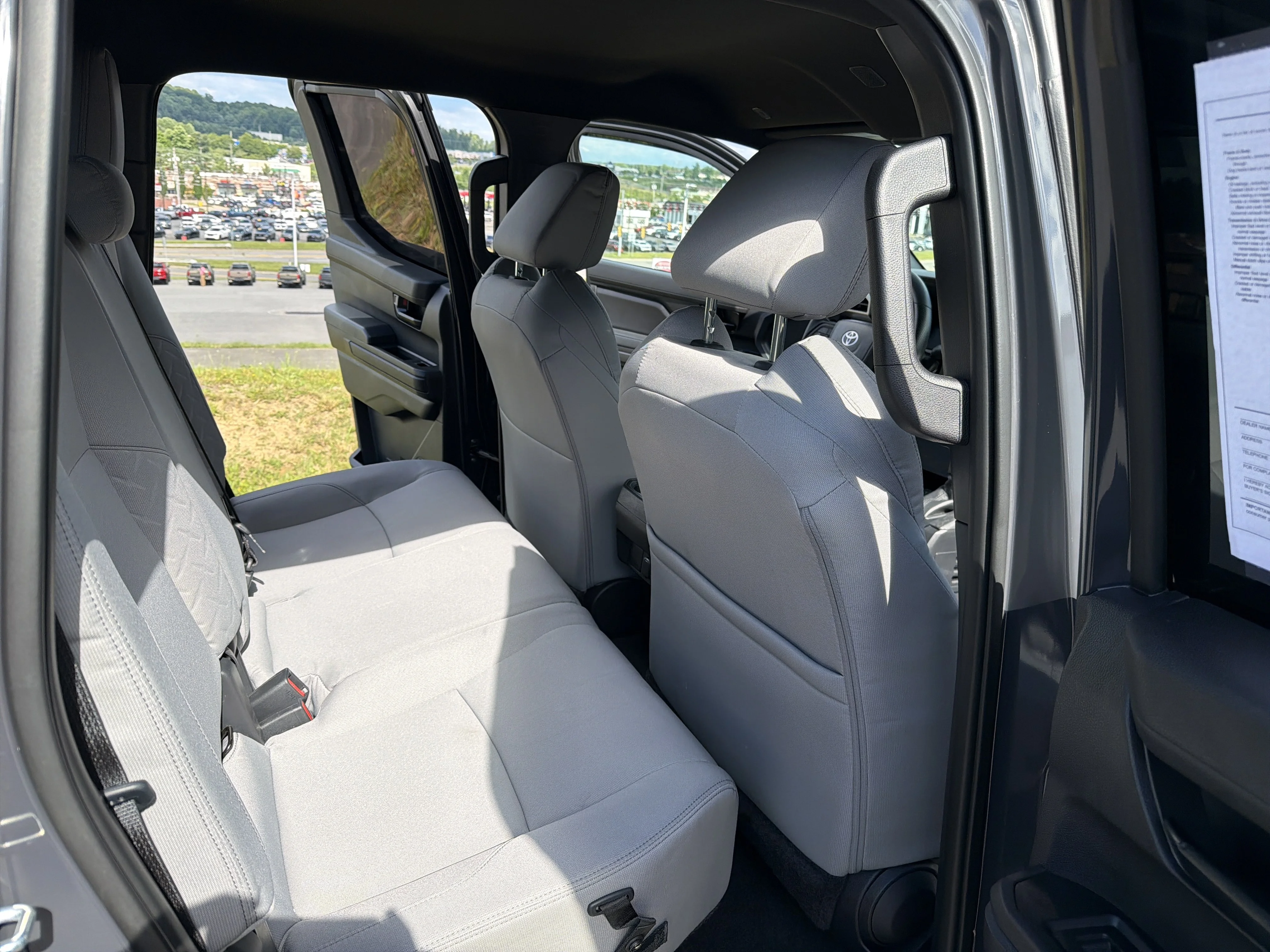 2025 Toyota Tacoma SR5 - Photo 10
