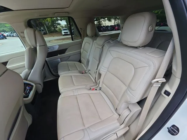 Used 2020 White Lincoln Reserve image 23