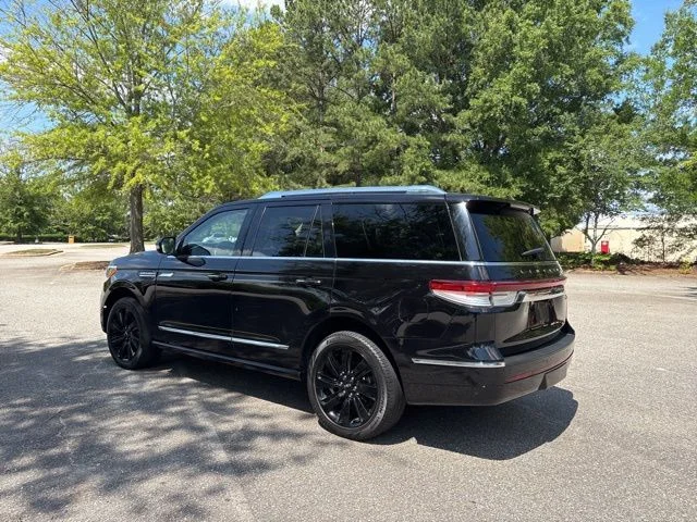 Used 2022 Black Lincoln Reserve image 3