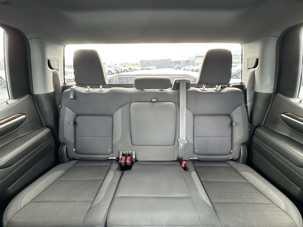 Used 2023 White GMC Elevation image 22