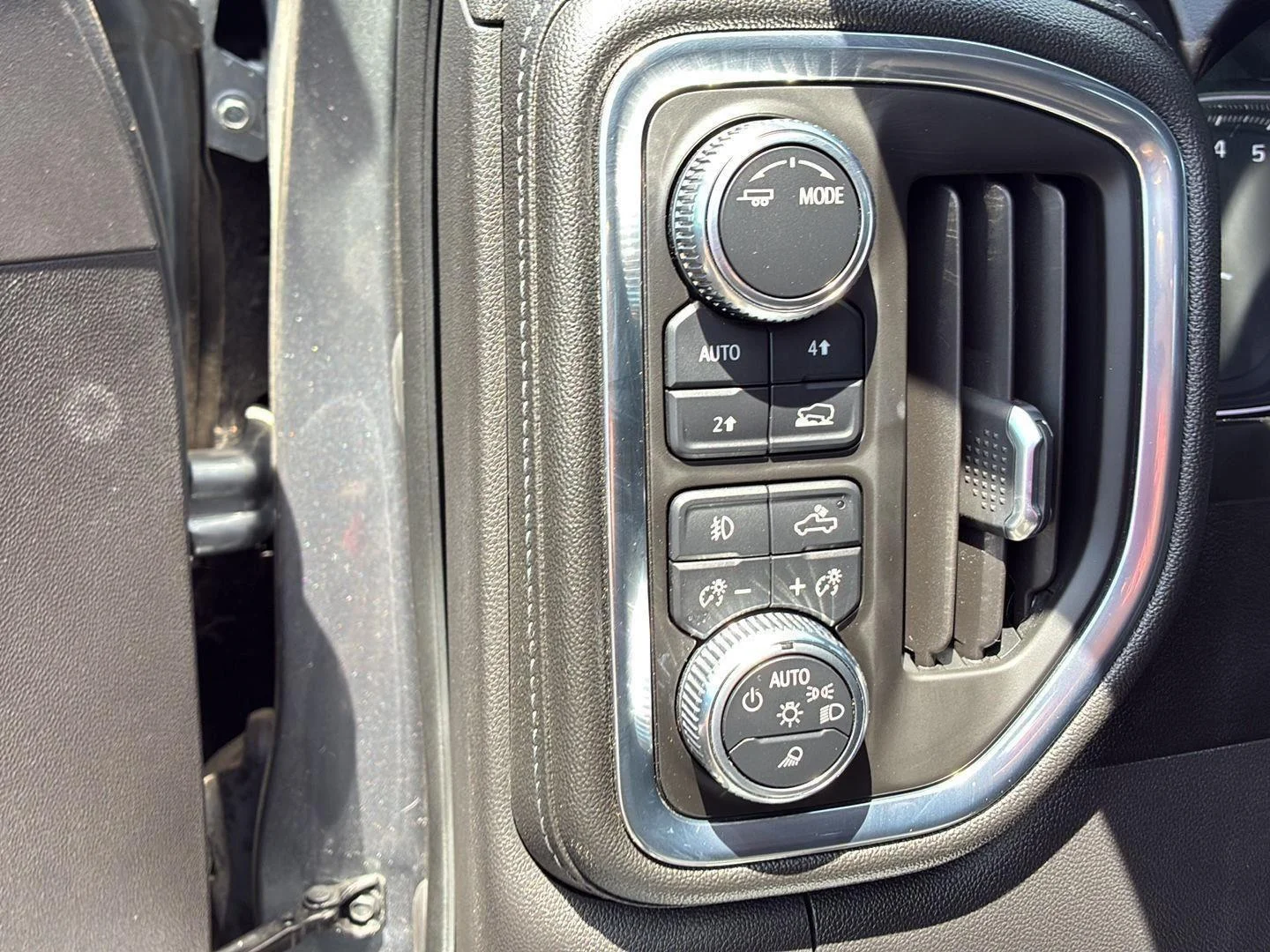 Used 2021 Satin Steel Metallic GMC SLT image 27