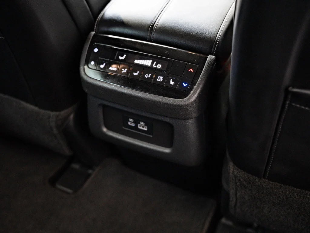 Used 2025 Warm Titanium INFINITI LUXE image 36