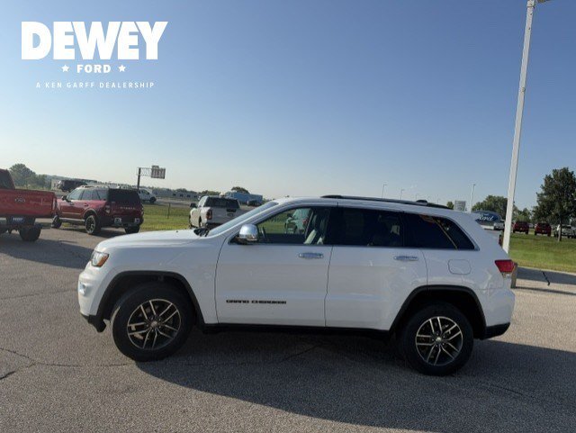 Used 2017 Bright White Clearcoat Jeep Limited image 4