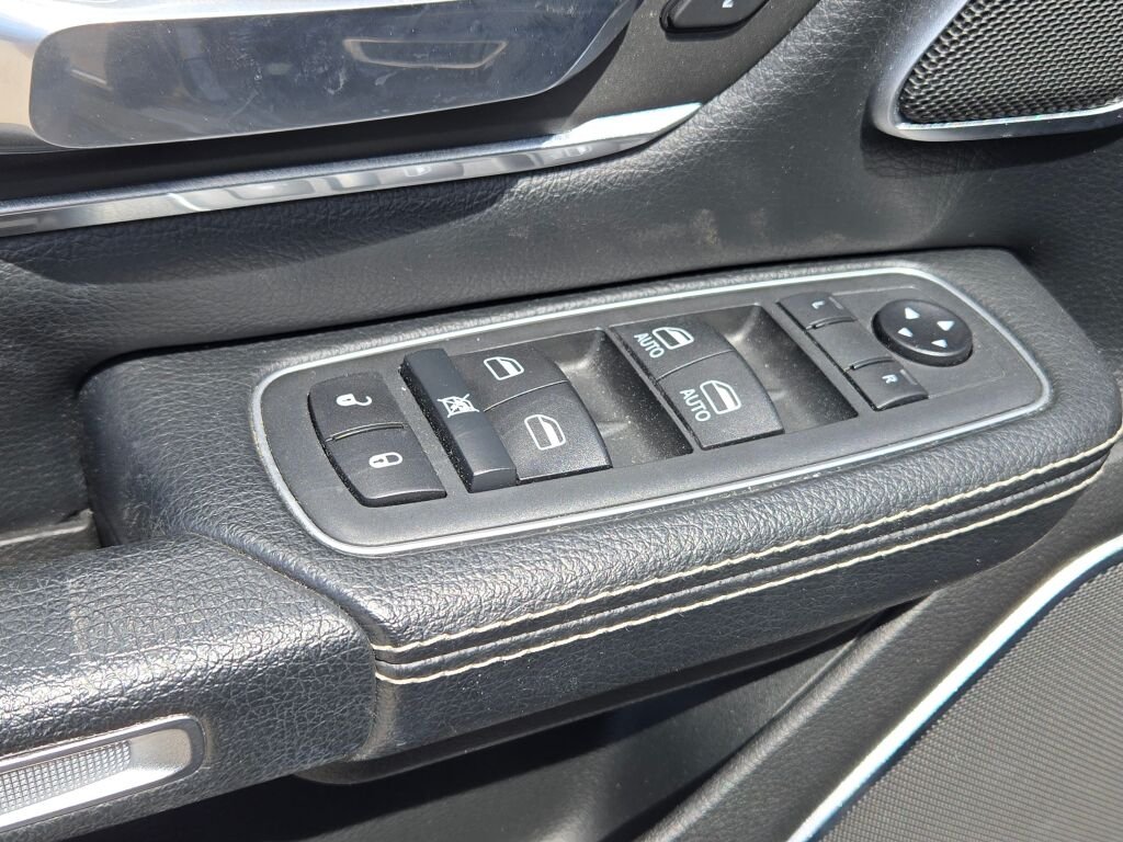 Used 2020 Gray Ram Laramie image 29
