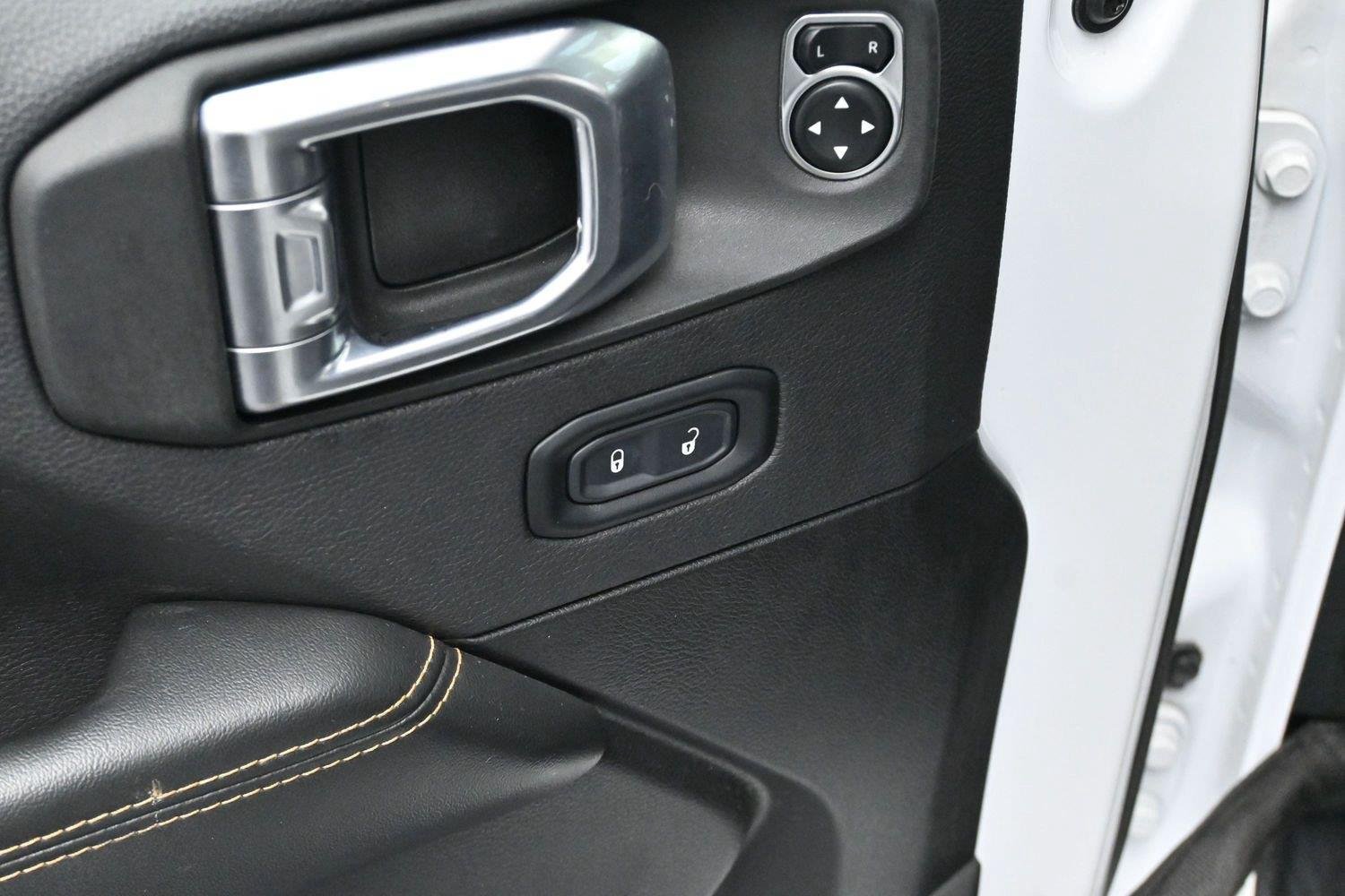 Used 2024 Bright White Clearcoat Jeep Sahara image 11