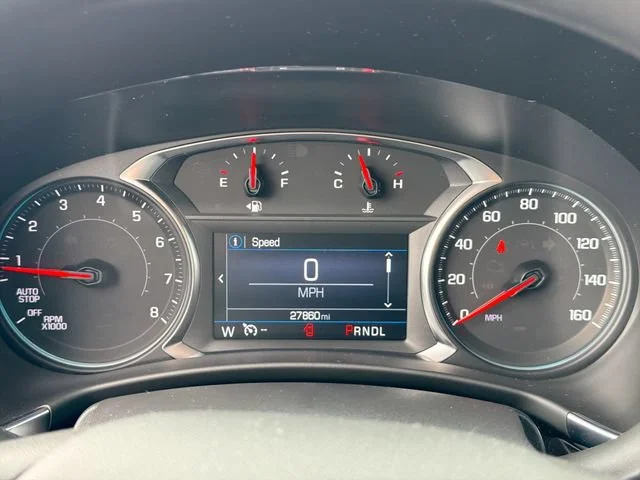 Used 2022 BLUE GLOW METALLIC Chevrolet LT image 4