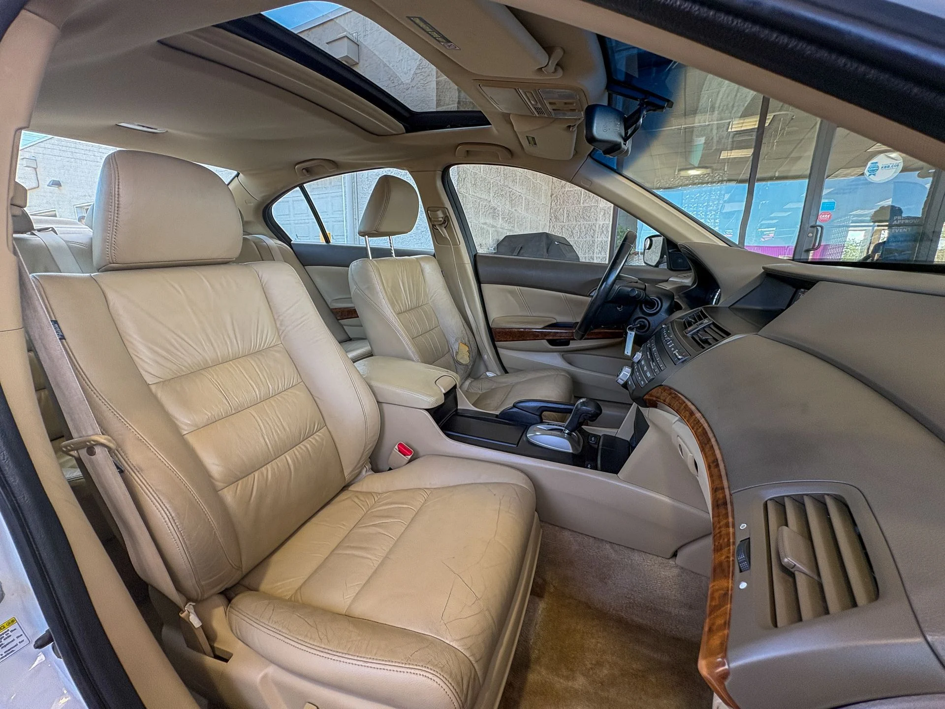 Used 2010 White Honda EX-L image 18