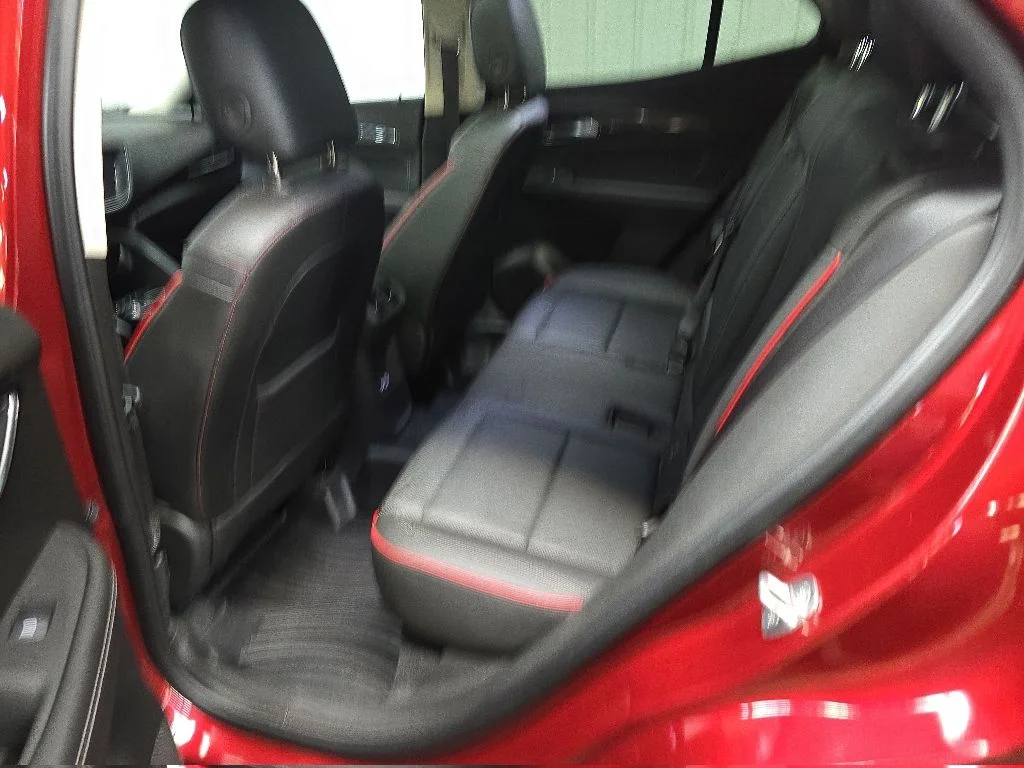 Used 2022 Red Buick Essence image 31