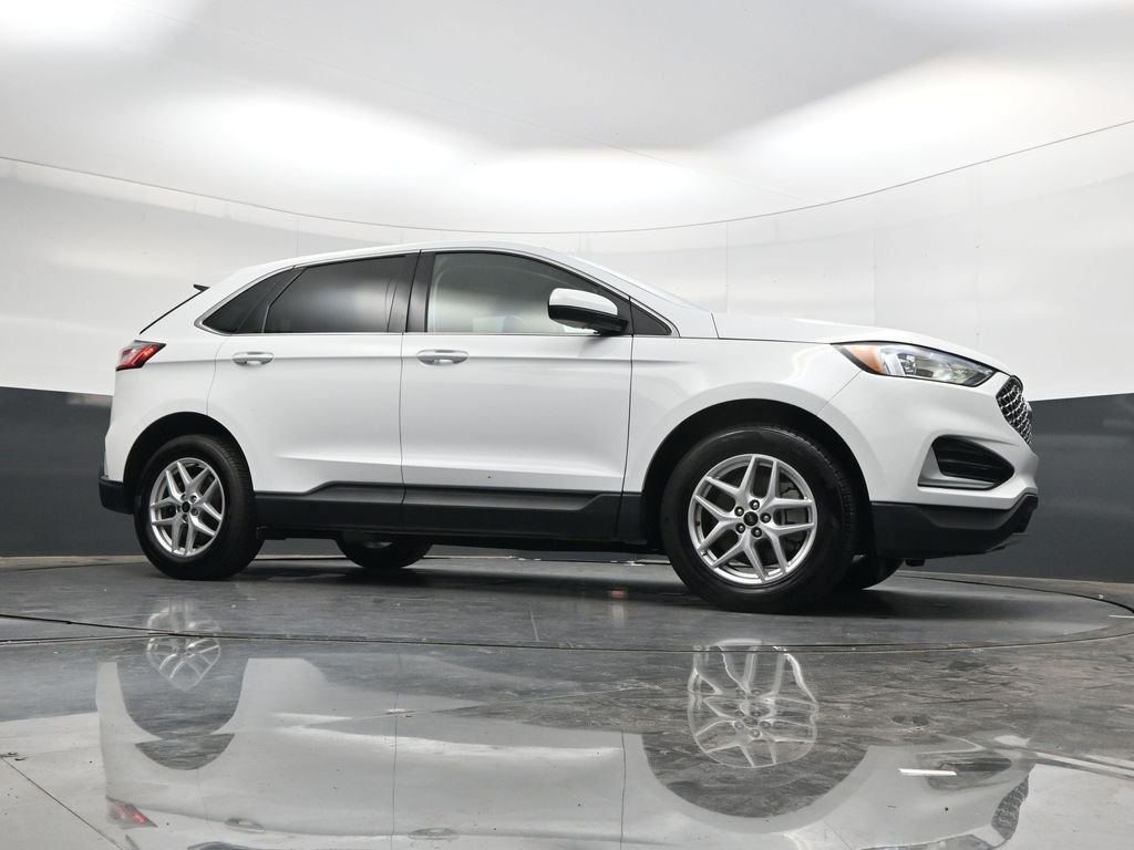 Used 2024 White Ford SEL image 41