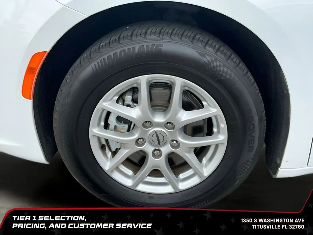 Used 2023 White Chrysler Touring L image 38