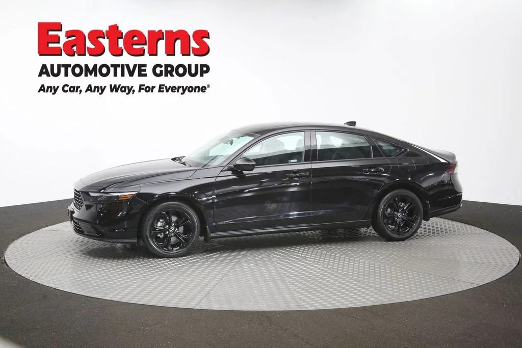 Used 2025 Black Honda SE image 58