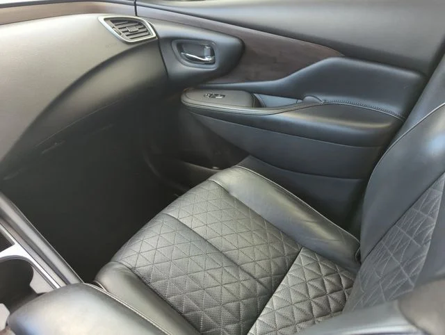 Used 2020 Silver Nissan Platinum image 29