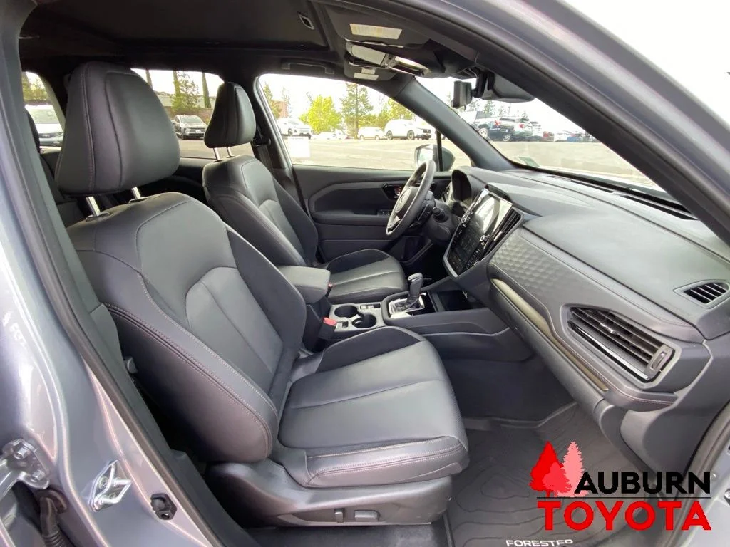 Used 2025 Ice Silver Metallic Subaru Touring image 15
