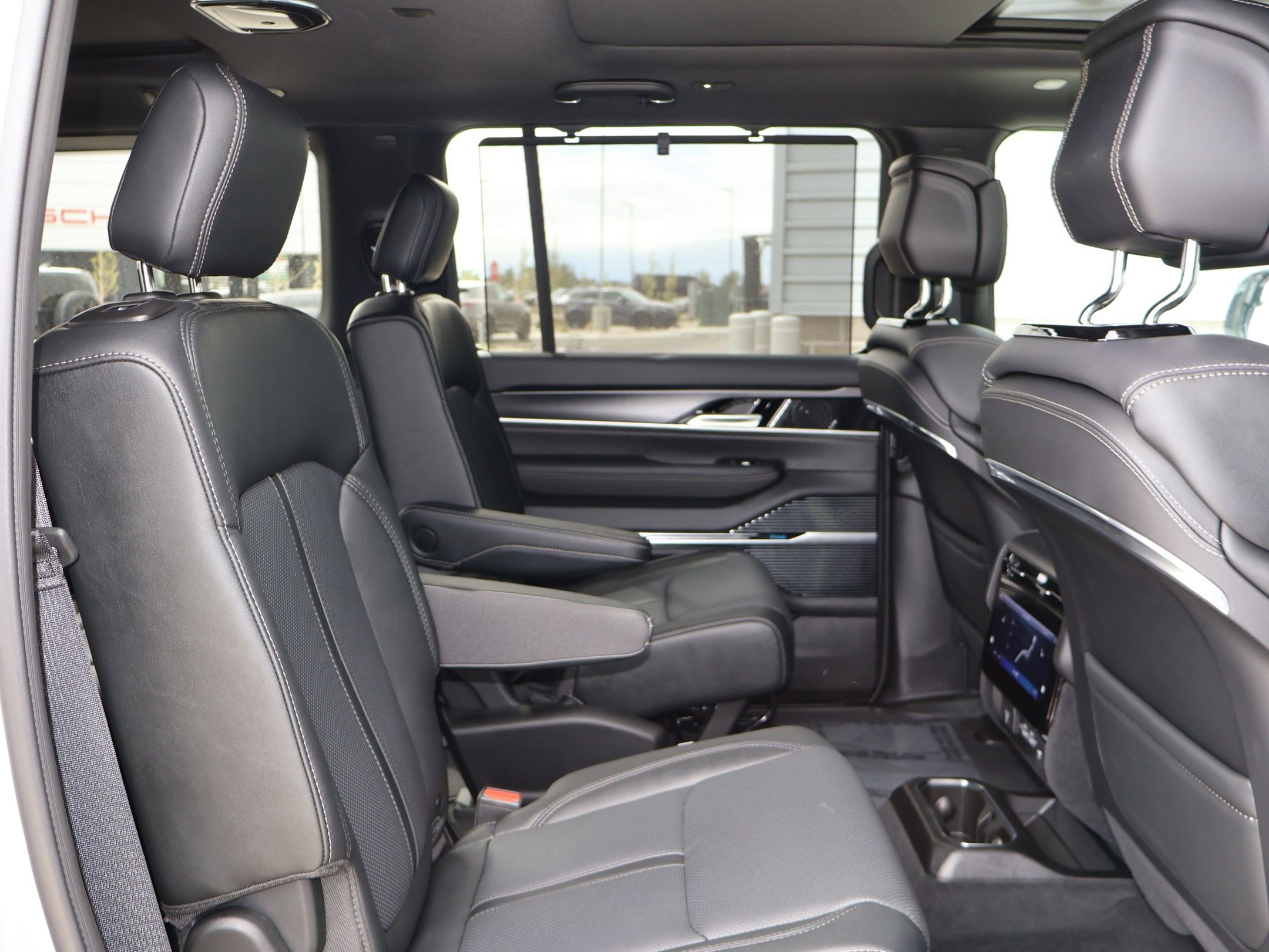 2026 Jeep Grand Wagoneer Summit Obsidian - Photo 28